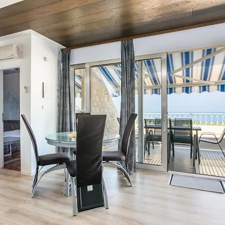 Family-friendly With Swimming Pool Sumpetar, Omis - 21633 דירה סומפטר