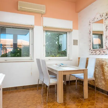 דירה Family-friendly With Swimming Pool Sumpetar, Omis - 21633 *