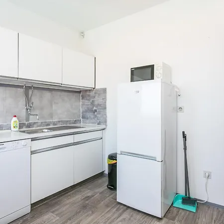 דירה Family-friendly With Swimming Pool Sumpetar, Omis - 21633 סומפטר