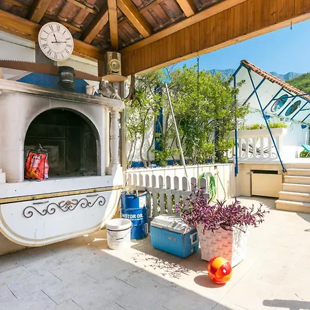 Family-friendly With Swimming Pool Sumpetar, Omis - 21633 * סומפטר